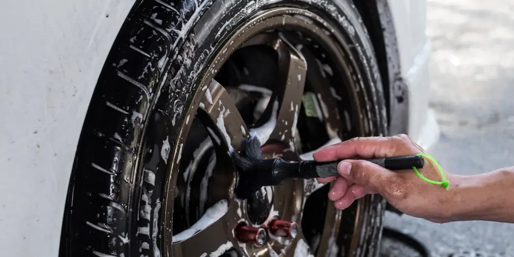 1705910933 How does SYBON Wheel Cleaner stand out in the competitive car detailing market