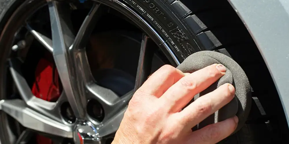 1705918602 Are there specific tips for ensuring a smooth and even application of SYBON Tire Shine