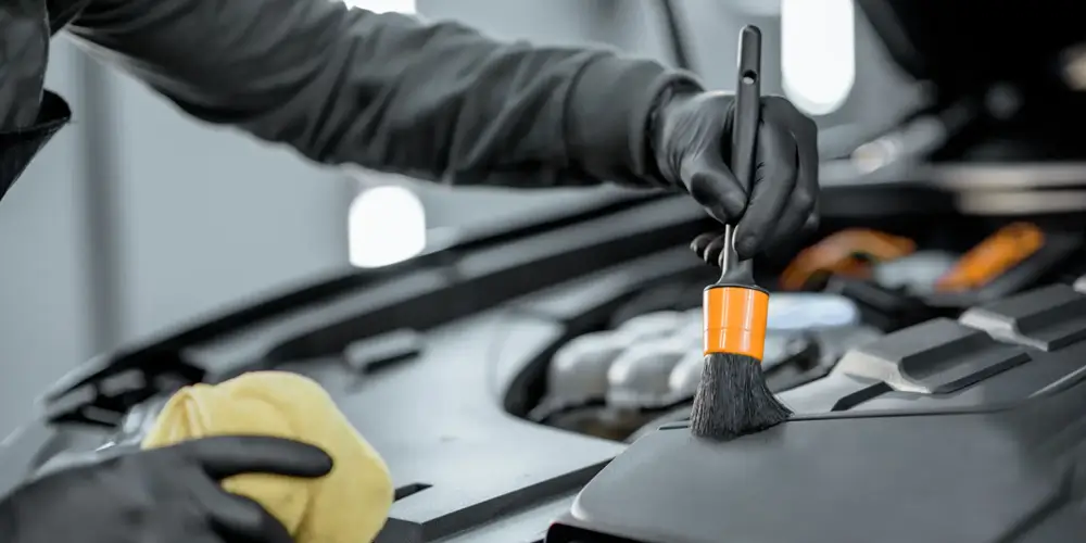 1706078846 Are there any precautions to take when using Engine Cleaner